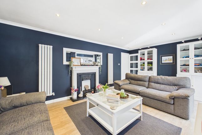 12, Fairhaven Square, Kilwinning photo 4