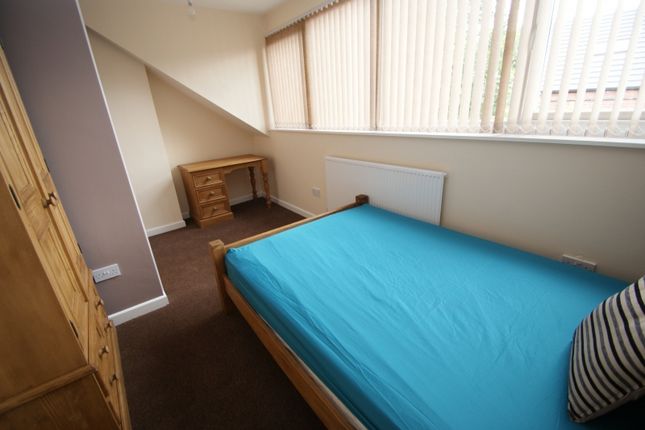 Ashville Terrace Hyde Park, Leeds photo 4