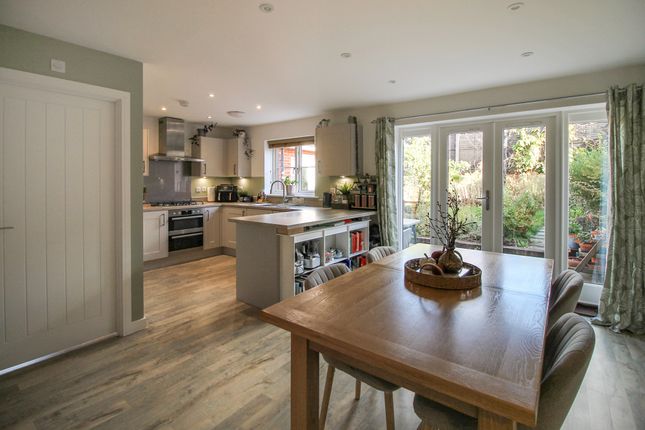 6, Rhine Way, Aldershot photo 3