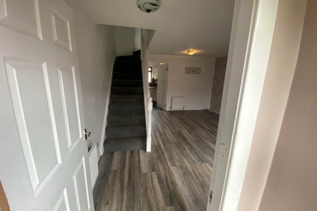 3 McShannon Grove, Bellshill photo 4
