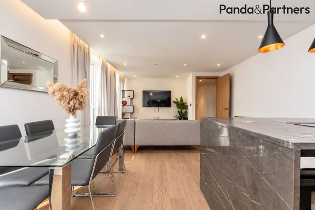 Ariel House, 144 Vaughan Way, London photo 4