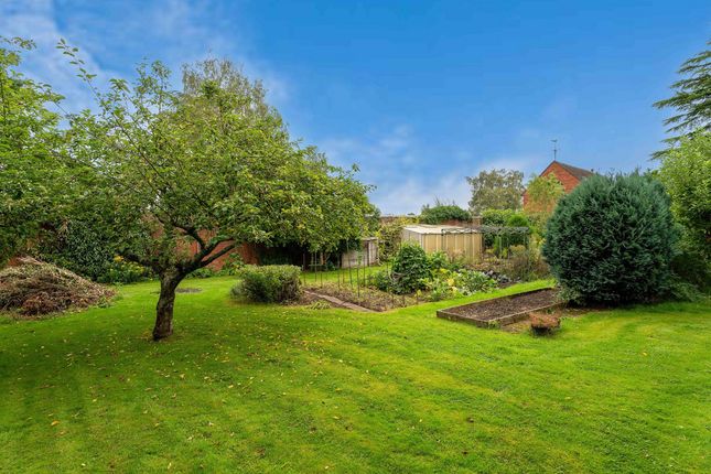 Detached house for sale in Droitwich Road, Fernhill Heath, Worcestershire