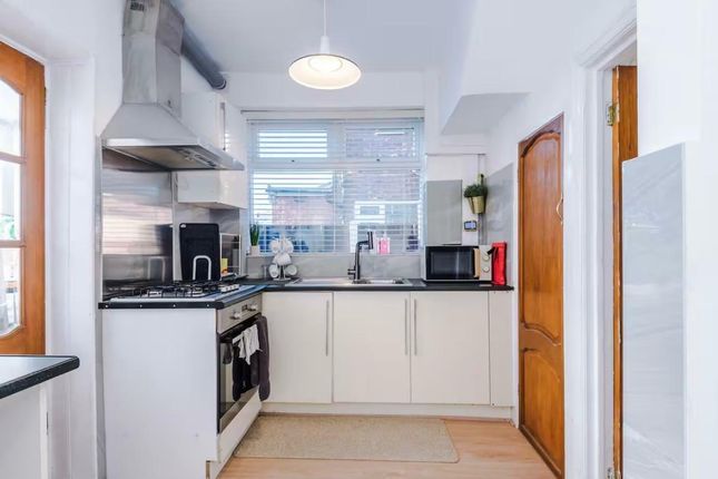 6, Rydal Avenue, Manchester photo 4
