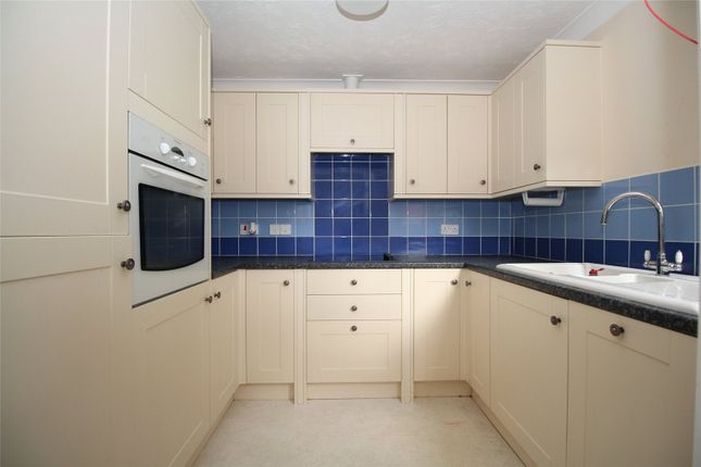 69 Willow Court,, Ackender Road, Alton photo 2