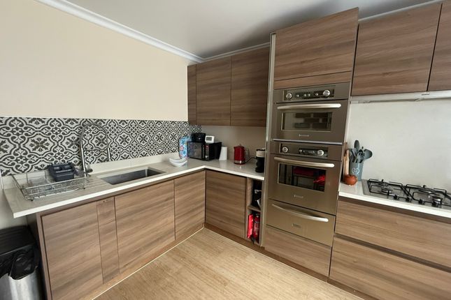 Lndn-Che496 81 Chestnut Avenue,, Forest Gate, London photo 2