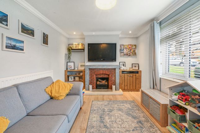 16 Norah Lane, Higham, Kent photo 4
