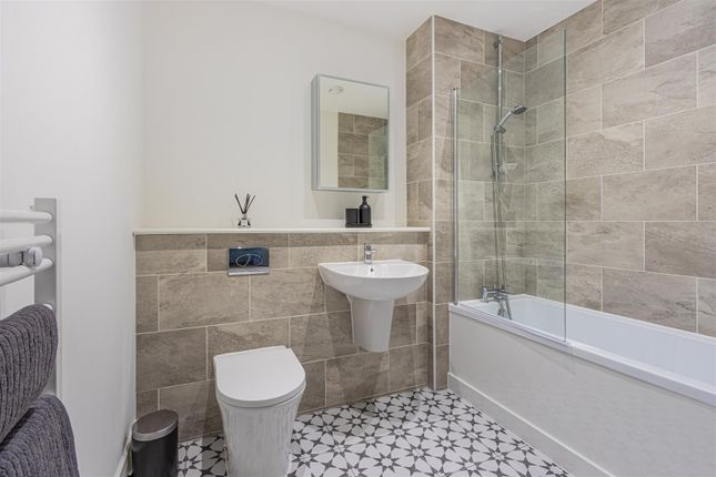 Town house for sale in Sophia Mews, Cathedral Road, Pontcanna