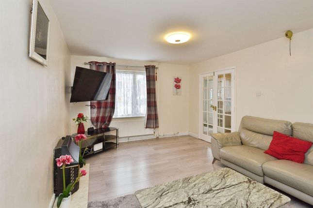16, Grasscroft, Milton Keynes photo 4