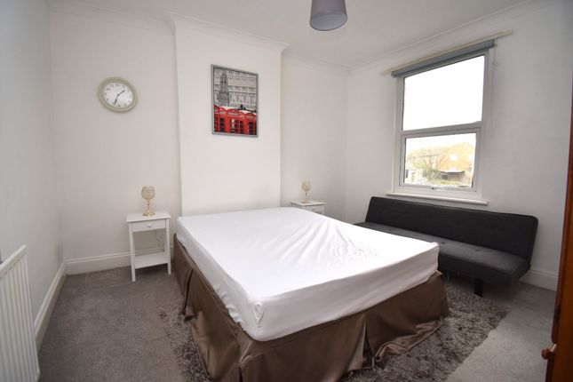 First Floor Flat, 24, Eglinton Hill, Shooters Hill photo 3