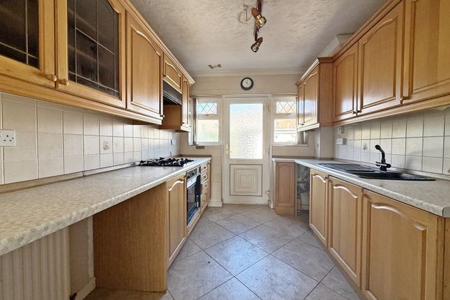 11, Maes Yr Afon, Pontyclun photo 4