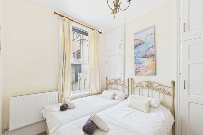 County Hotel,Flat 4, North Road, Whitby photo 4