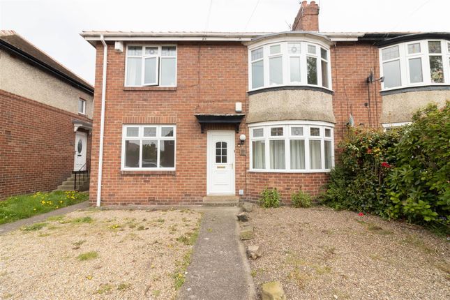 Thumbnail Flat to rent in Ferndene Grove, High Heaton, Newcastle Upon Tyne