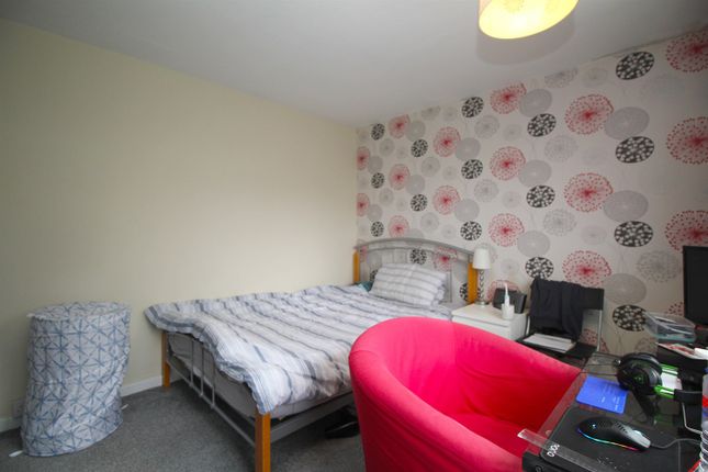 Town house to rent in Stirling Avenue, Loughborough