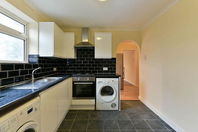 40, Rosebank, Epsom photo 3