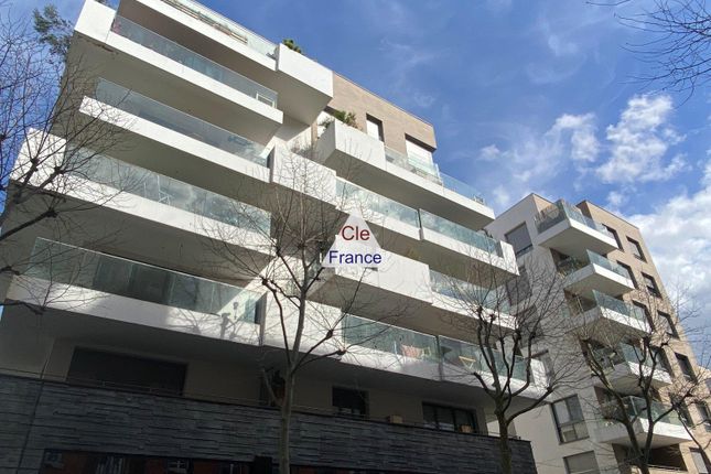 Thumbnail Apartment for sale in Asnieres-Sur-Seine, Ile-De-France, 92600, France