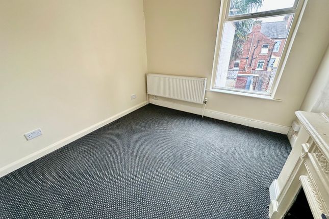 10, Sylvester Avenue, DONCASTER photo 3