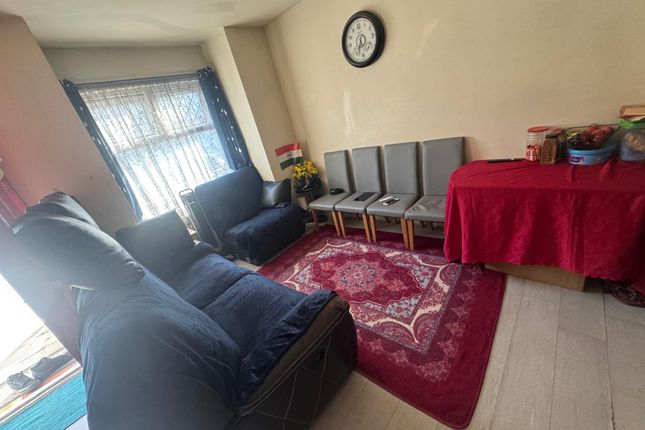 117 Clarence Street, Southall photo 2