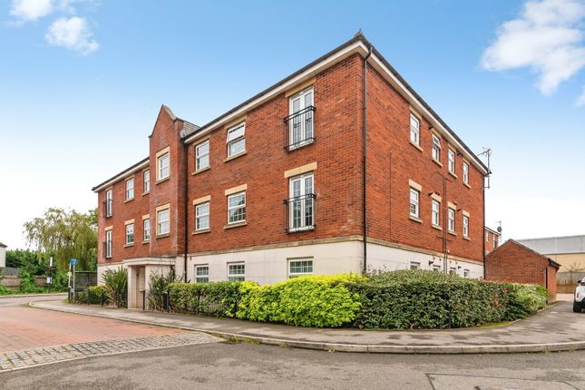 2-bed flat on Mapperley Plains, Nottingham, £170,000