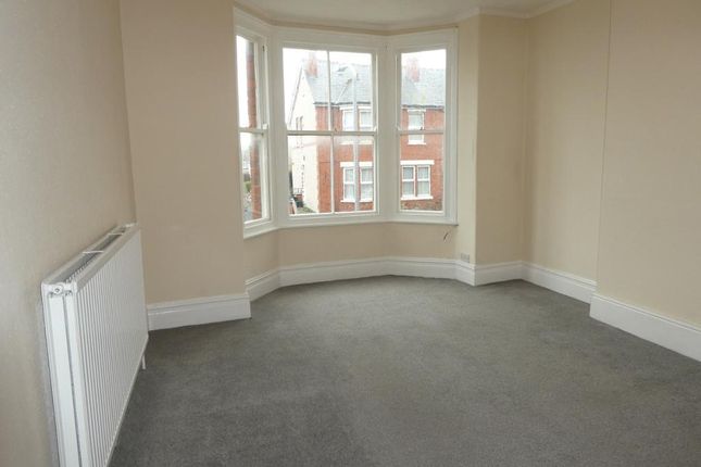 1 bed flat to rent in Rhiw Road, Colwyn Bay LL29