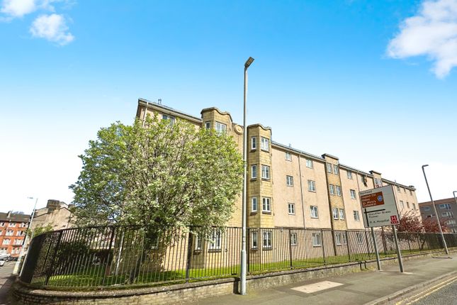 Thumbnail Flat for sale in West Street, Paisley