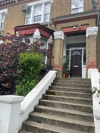 Flat to rent in Cavendish Road, London