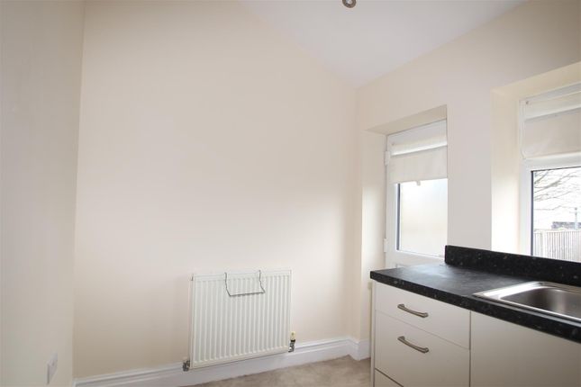 8, Thornton Road, Bradford photo 4