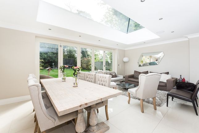 5 Bedroom Semi-Detached in KT1 4EX