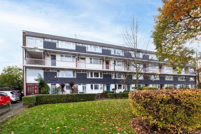 Thumbnail Terraced house for sale in Birkwood Close, London