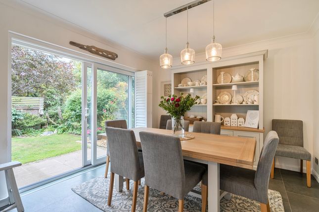 6 Elmstead Gardens, Chichester photo 4