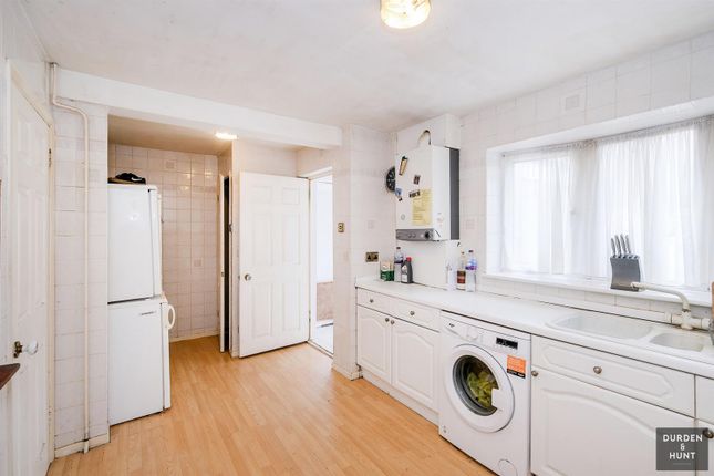 End terrace house for sale in Adelphi Crescent, Hornchurch