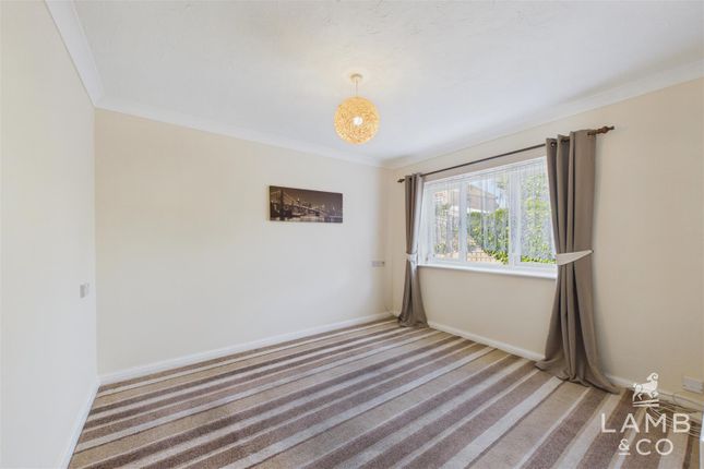 26 Knox Court, Old Road, Clacton photo 2