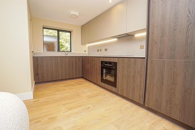 Flat 8 White Rock Heights, 32-33, White Rock, Hastings photo 3