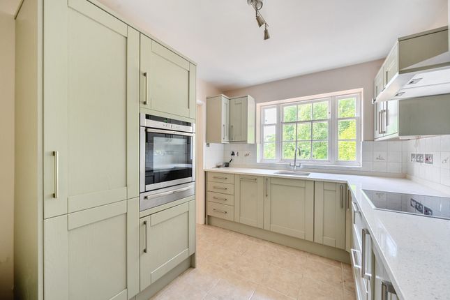 7, Bentinck Close, Buckinghamshire photo 2