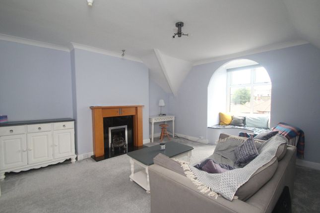 Flat 3, 10, West Cliffe Grove, Harrogate photo 2