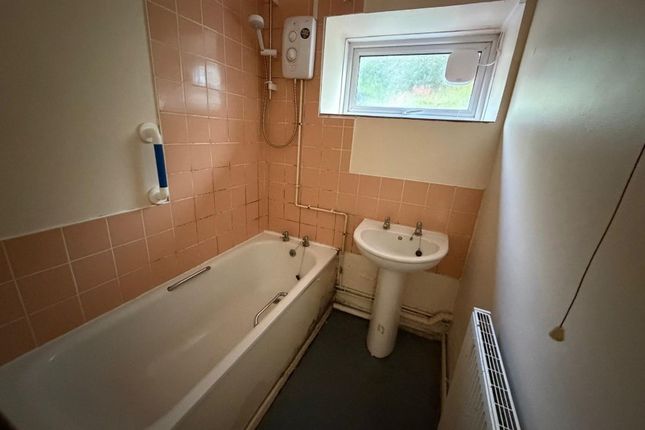 18 Bowjey Court, Newlyn, Penzance photo 4