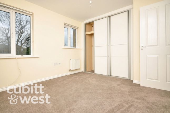 112, Sunlight Gardens, Fareham photo 5