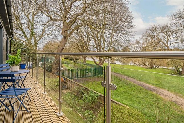 Property for sale in Aragon Avenue, Thames Ditton