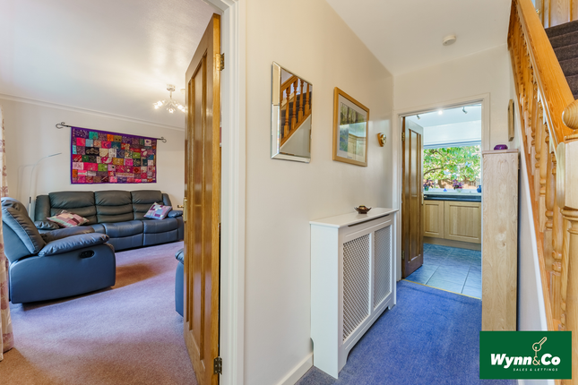 Waterton Close, Wakefield photo 4