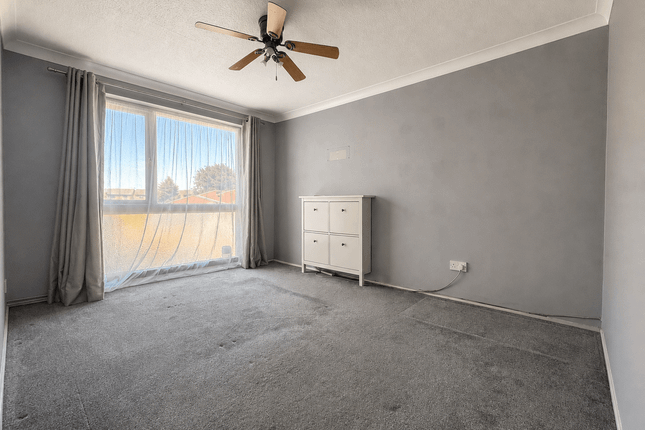 19, Lupin Drive, Chelmsford photo 4