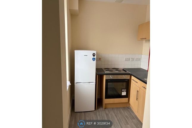 Flat, Du Cane Road, London photo 2