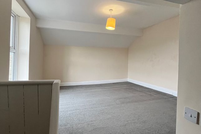 End terrace house to rent in Dockfield Place, Shipley, Bradford