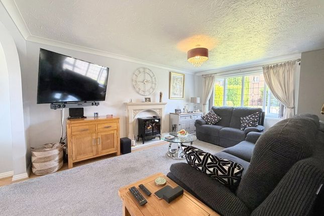 14, Clock Tower Close, Hyde photo 2