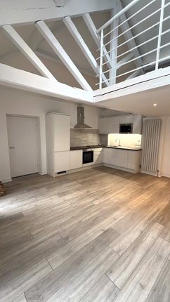 Studio flat on Flat 6 5, Lancaster Park Road, Harrogate, £750/mo