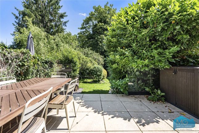 40, Lankaster Gardens, London photo 4