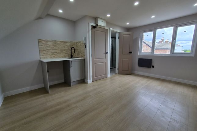 Room 6, POOLE photo 3