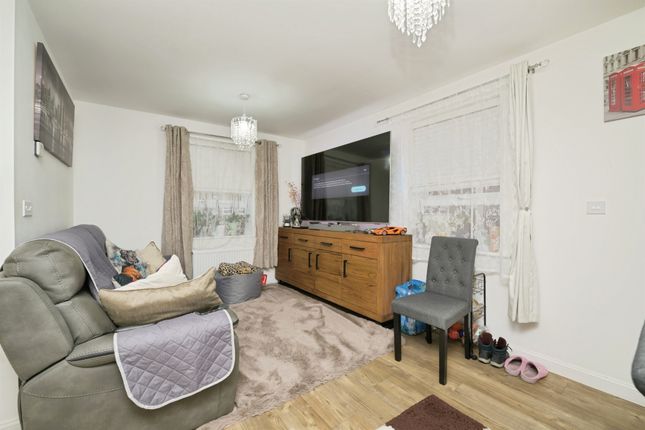 92, Aqua Drive, Peterborough photo 4