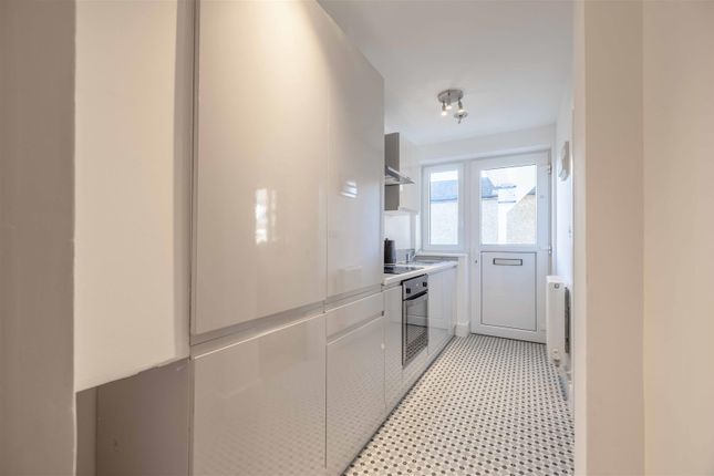 Flat 5, William Court, 94, Dedworth Road, Windsor photo 4