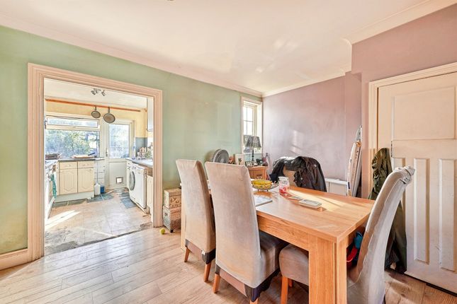 72, River Avenue, Hoddesdon photo 4