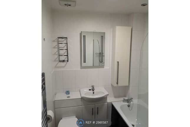 Jefferson Close, Northfields photo 2