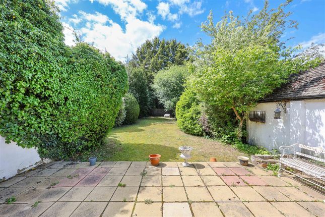 6, Broken Gate Lane, Denham photo 3